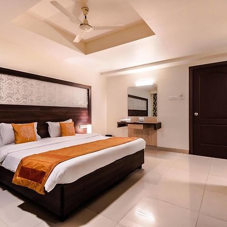 פאנבל Hotel Veer Residency מראה חיצוני תמונה