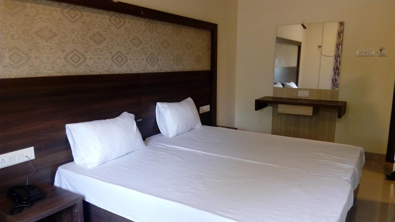 פאנבל Hotel Veer Residency מראה חיצוני תמונה
