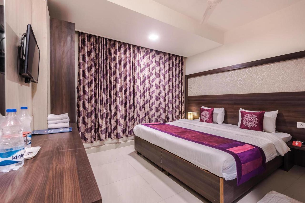 פאנבל Hotel Veer Residency מראה חיצוני תמונה
