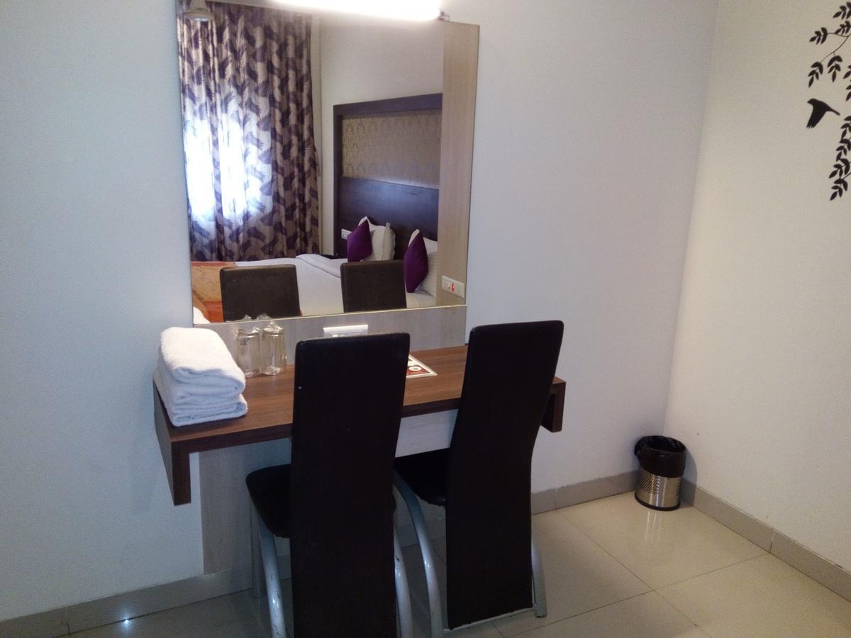 פאנבל Hotel Veer Residency מראה חיצוני תמונה