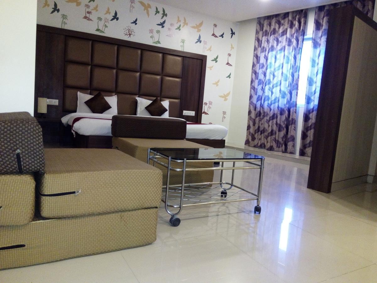 פאנבל Hotel Veer Residency מראה חיצוני תמונה