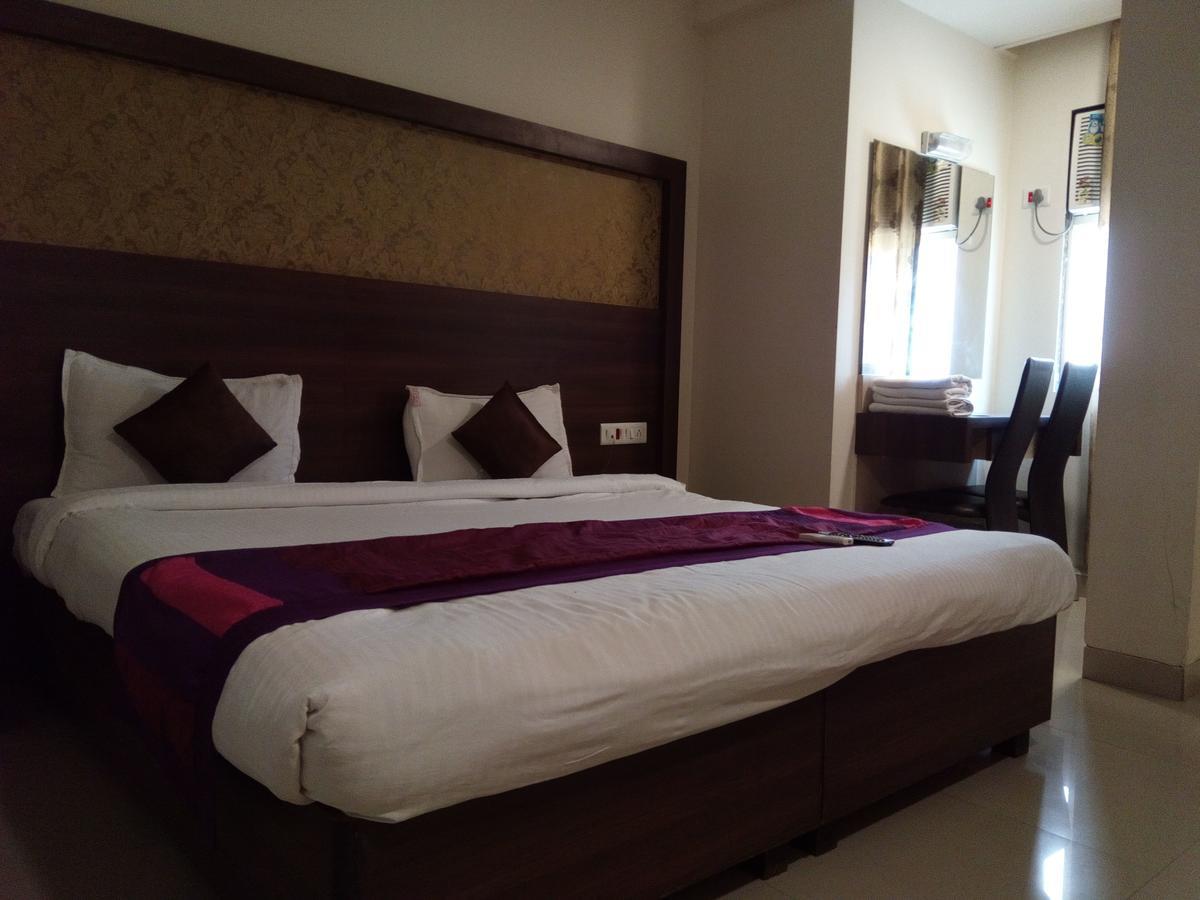 פאנבל Hotel Veer Residency מראה חיצוני תמונה